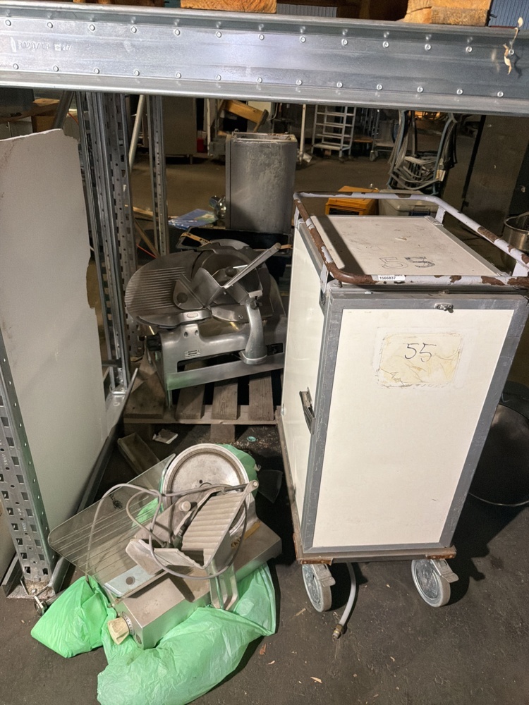 1566837-2 2 cutting machines and a food cart - Berkel