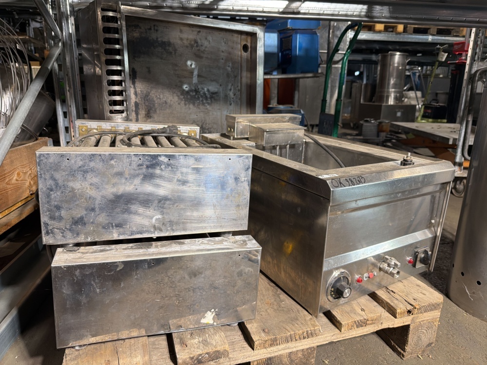 1565982-1 Restaurant equipment - Roller grill, deep fryer, frying table