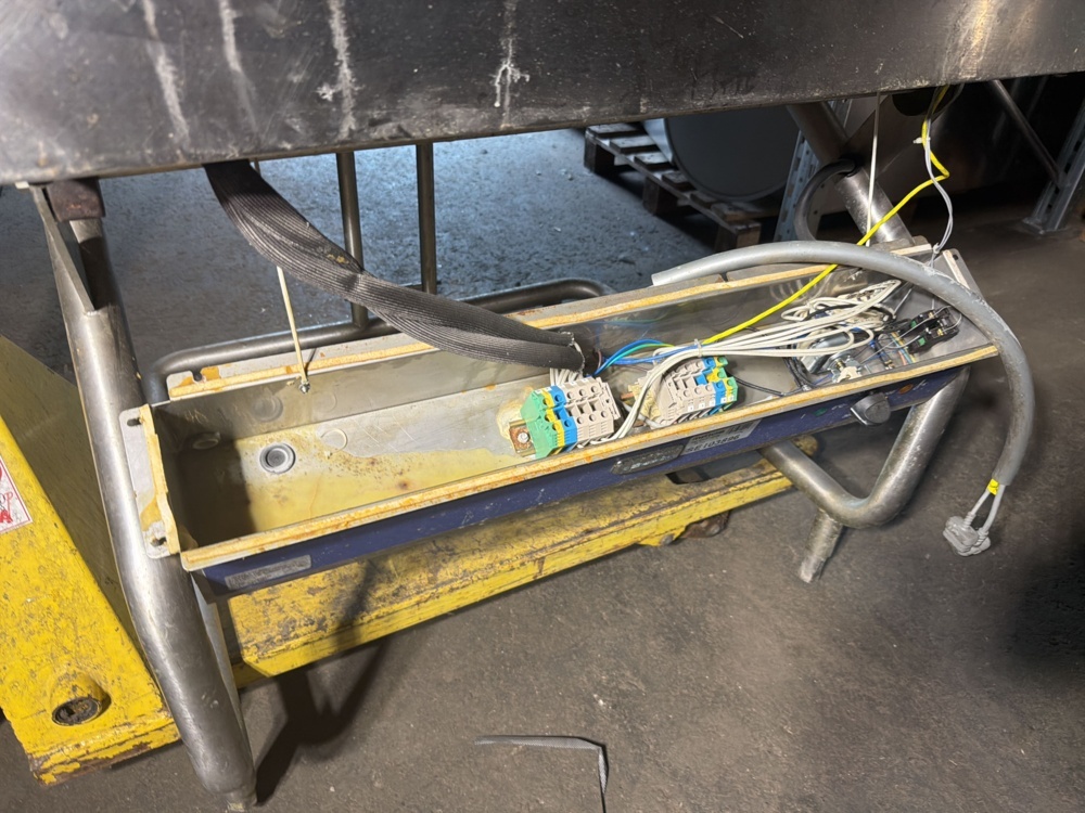 1565983-2 Frying table - Electrolux