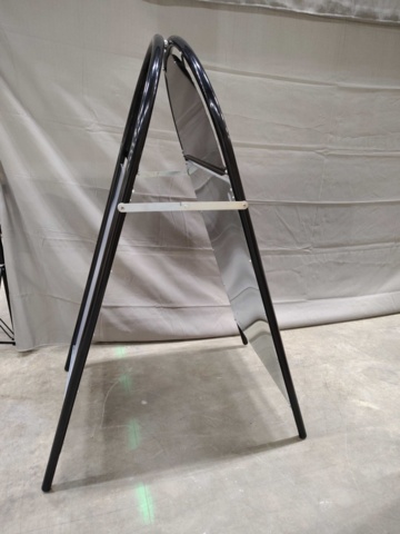 1576144-4 Gatupratare - 50x70 cm, svart, rundad topp