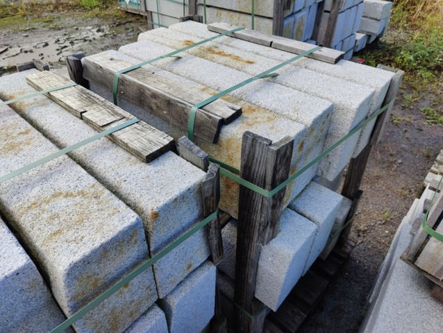 1091347-1 Granitkantsten GF1 Rak Porto 170 mm ca 10 m