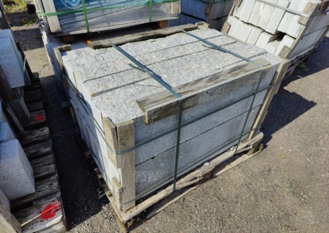 Granitkantsten RFV2 Rak Porto Grå 1100x120x300 mm ca 13.2 m