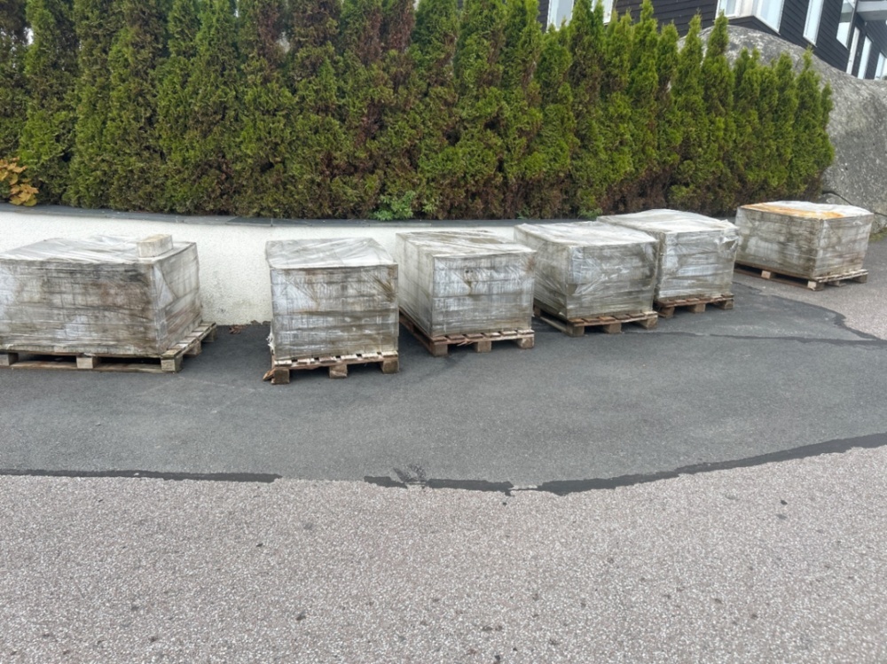1411481-1 Marksten 20 st pallar - Benders Siena 100