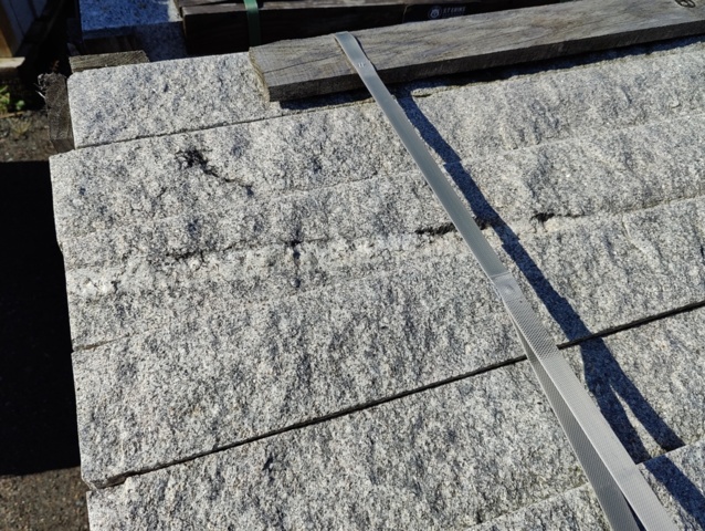 1091353-6 Granitkantsten RFV4 Rak Porto Grå 1100x100x300 mm ca 15,4 m