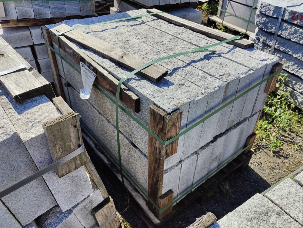 1091354-1 Granitkantsten RFV4 Rak Porto Grå 1100x100x300 mm ca 15,4 m