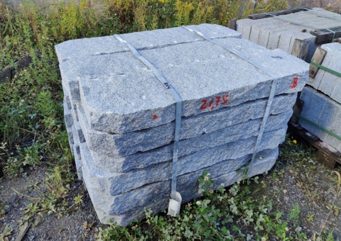 Granitkantsten RV4 Rak 100x300 mm ca 21,75 m