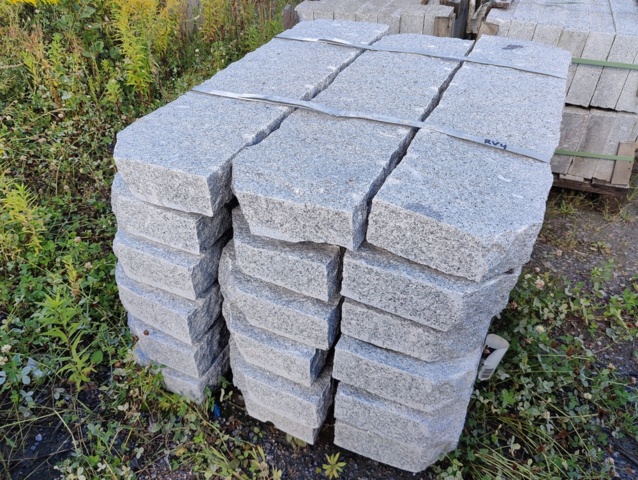 1091355-3 Granitkantsten RV4 Rak 100x300 mm ca 21,75 m