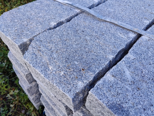 1091355-4 Granitkantsten RV4 Rak 100x300 mm ca 21,75 m