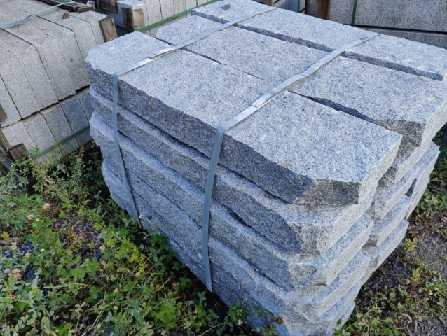 1091355-5 Granitkantsten RV4 Rak 100x300 mm ca 21,75 m