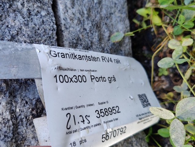 1091355-6 Granitkantsten RV4 Rak 100x300 mm ca 21,75 m