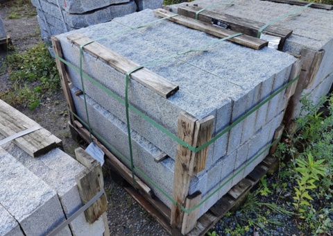 Granitkantsten RFV4 Rak Porto Grå 1100x100x300 mm ca 15,4 m