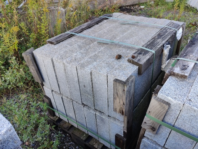 1091358-4 Granitkantsten RFV4 Rak Porto Grå 1100x100x300 mm ca 15,4 m
