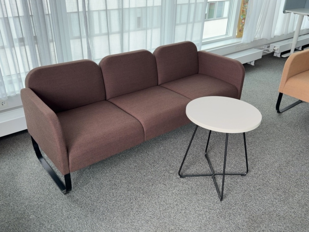 1422051-1 Sofa - Johanson 3-seater and round table