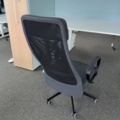1422050-9 2 height-adjustable desks including screen and office chair
