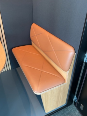 1422053-7 Mötesbås 4 pers - Mutebox Meet Connect med bildskärm och högtalare för videomöten