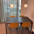 1422054-4 2 st Köksbord och 10st stolar, 5 st lampor