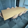1422055-4 Konferensbord med 8 st stolar