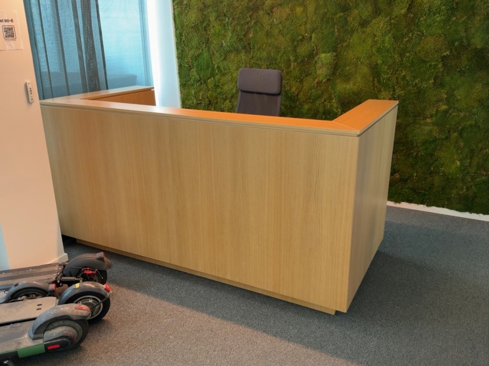 1422057-1 Reception desk including desk
