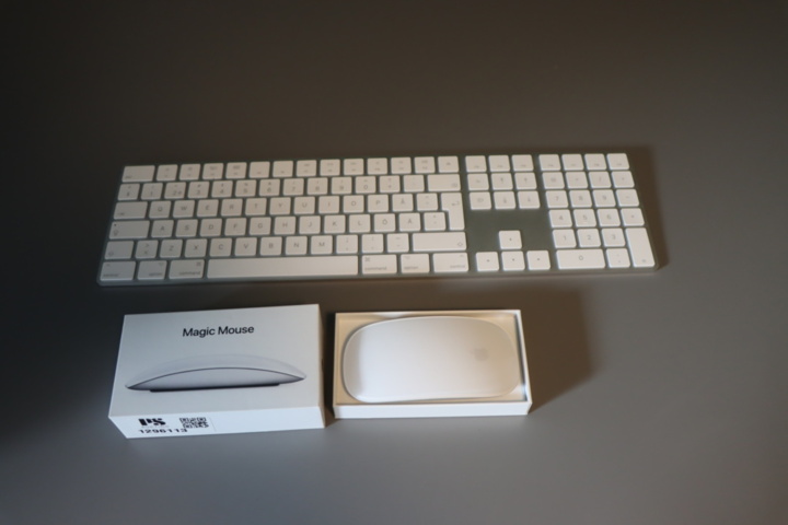 1296113-5 Apple wireless magic mouse and keyboard