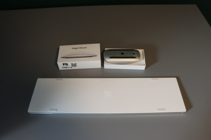 1296114-3 Apple wireless magic mouse and keyboard
