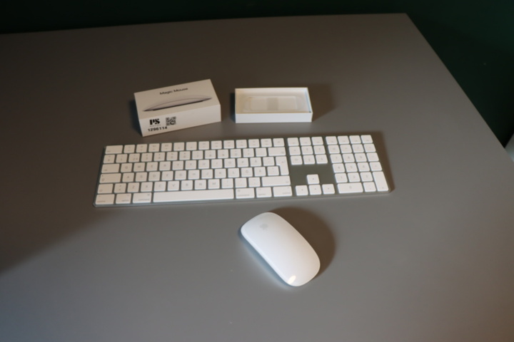1296114-4 Apple wireless magic mouse and keyboard