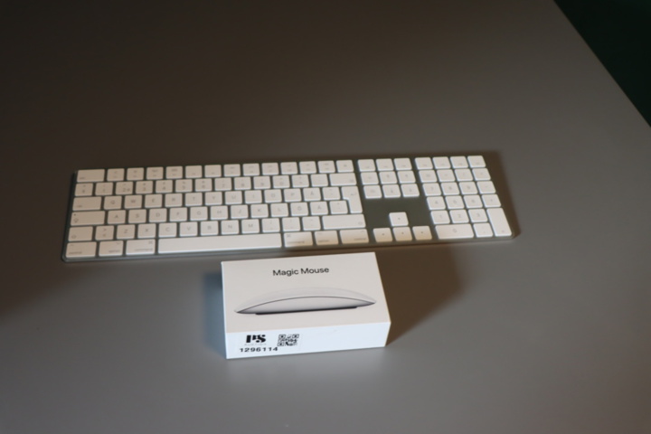 1296114-6 Apple wireless magic mouse and keyboard