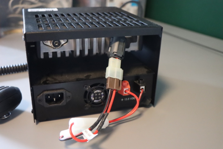 1296117-4 Two-way radio / Aviation radio Icom IC-A120E with power supply