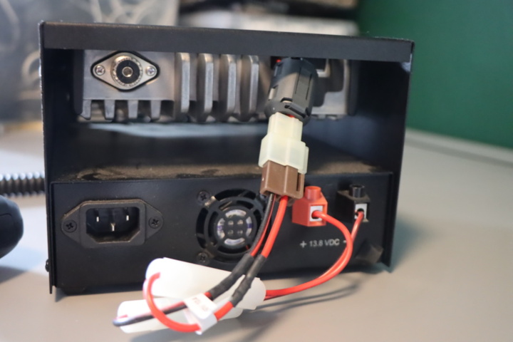 1296117-11 Two-way radio / Aviation radio Icom IC-A120E with power supply