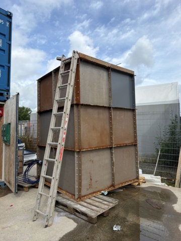 1566002-1 Sheet metal tank