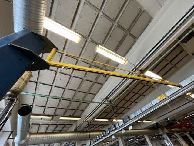 1571425-4 Traverse tower with swing arm