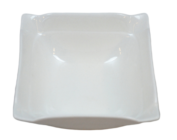 Kvadratisk skål veck, 68 st - stl 10 x 10 x 5 cm, krämvit på auktion i Skåne, Helsingborg hos PS Auction
