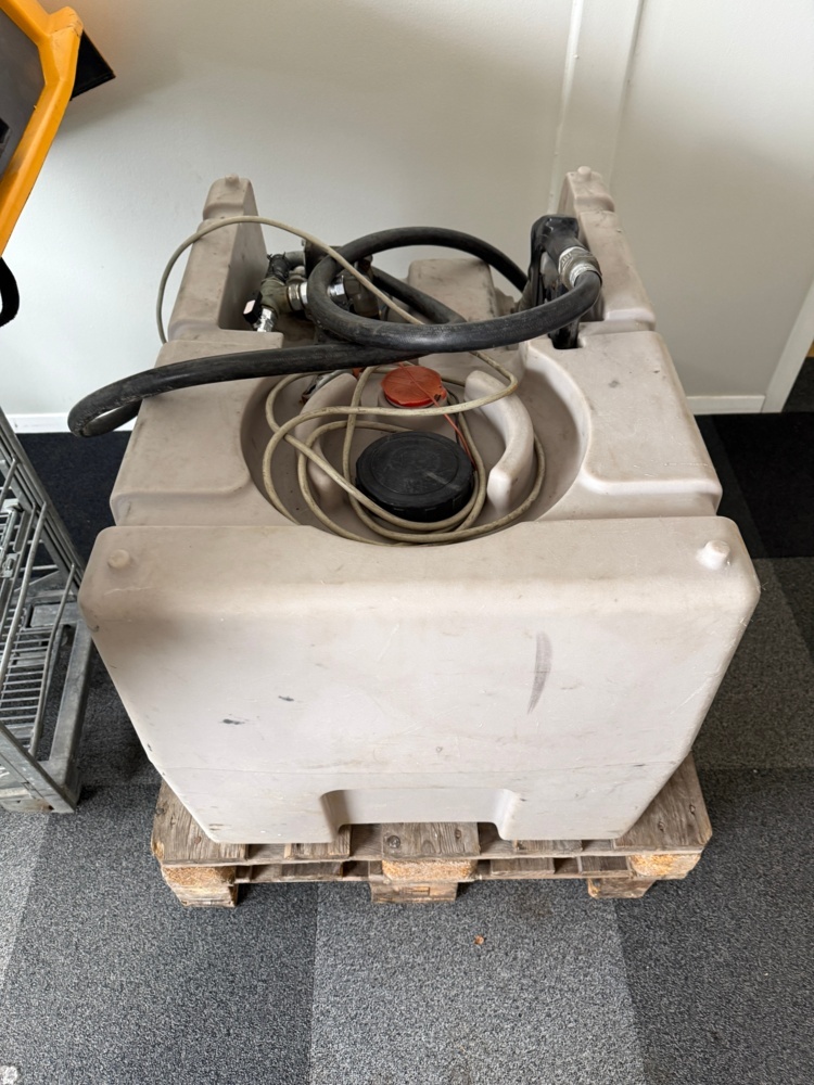 1352400-1 Dieseltank DT-Mobile Easy 125 liter – Kompakt och smidig fältpåfyllning