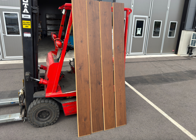 1578115-6 Ekgolv, Woodura Medium Smoked, mattlack, 112 kvm, 1-stav Klickgolv 5G, XL