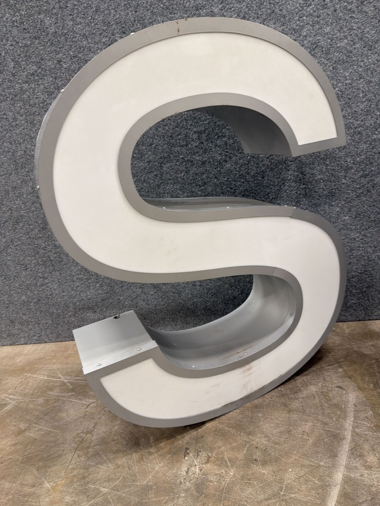 1570645-2 Skylt "SPACE"