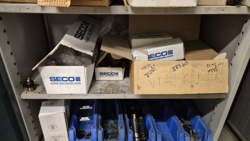1571396-14 Sheet metal cabinet containing various drill and milling tools
