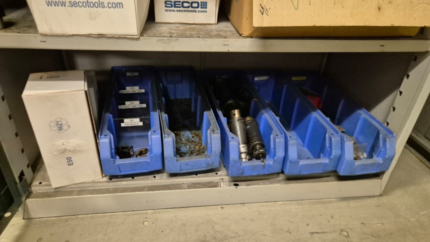 1571396-17 Sheet metal cabinet containing various drill and milling tools