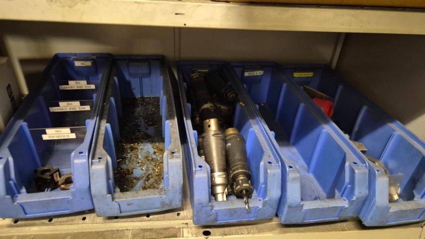 1571396-18 Sheet metal cabinet containing various drill and milling tools