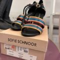 1575854-7 Lot of 50 pairs of pants, 9 pairs of shoes and belts