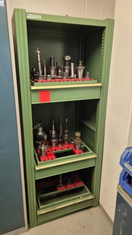 1571395-1 Sheet metal cabinet with drawers and processing tools