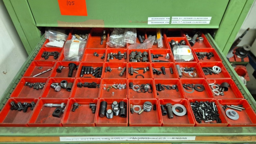 1571392-6 (105) metal cabinet with contents