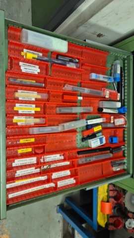 1571392-13 (105) metal cabinet with contents