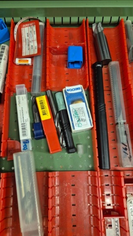 1571392-16 (105) metal cabinet with contents