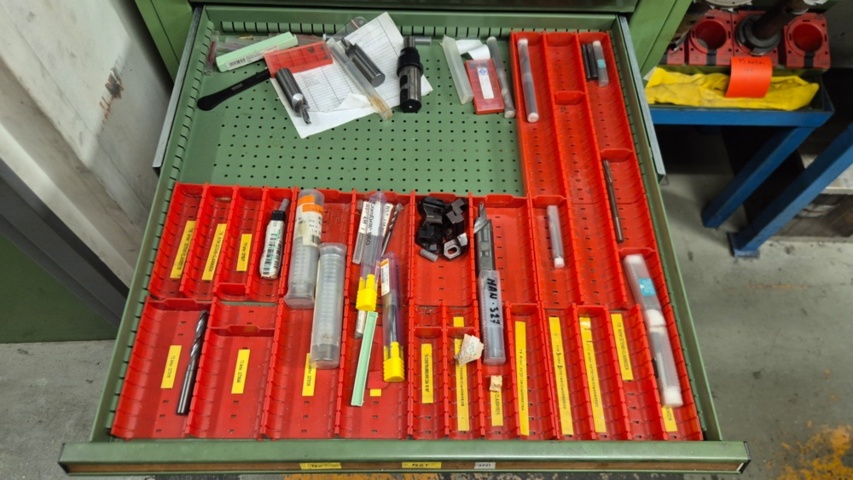 1571392-17 (105) metal cabinet with contents