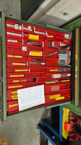 1571392-21 (105) metal cabinet with contents