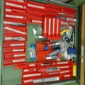 1571392-31 (105) metal cabinet with contents