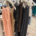 1578156-10 Lot of women's clothing, approximately 170 garments