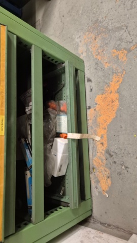 1571392-39 (105) metal cabinet with contents