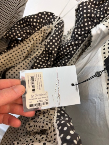 1578156-28 Lot of women's clothing, approximately 170 garments