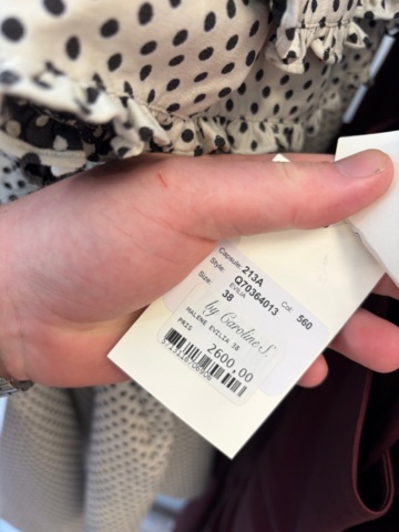1578156-29 Lot of women's clothing, approximately 170 garments
