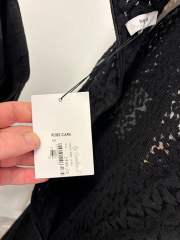 1578156-47 Lot of women's clothing, approximately 170 garments